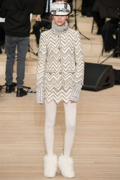 Look 23